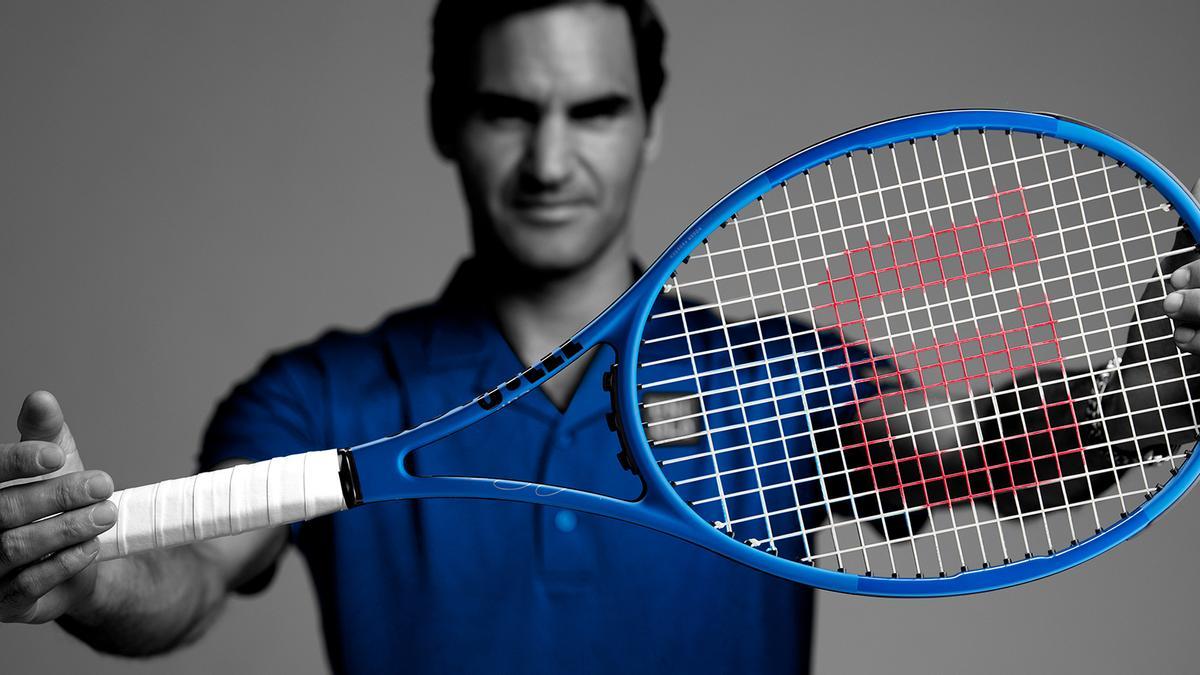 La raqueta Wilson, una de las raquetas más vendidas del mercado, en manos de Roger Federer