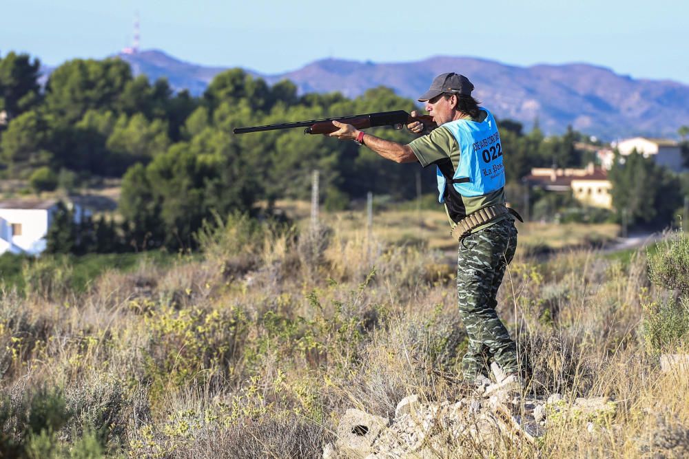 Diez mil cazadores inician la temporada de caza del conejo