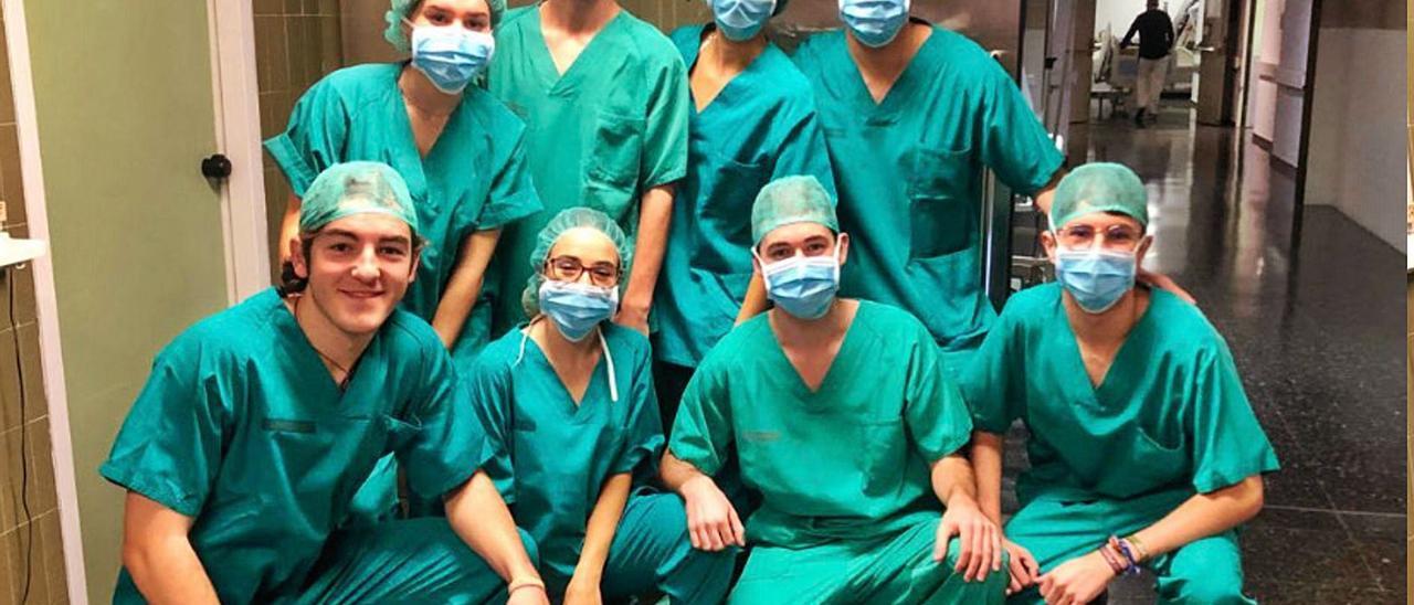 Estudiantes en el hospital
 Dr Peset, antes de paralizarse
sus prácticas. levante-emv
