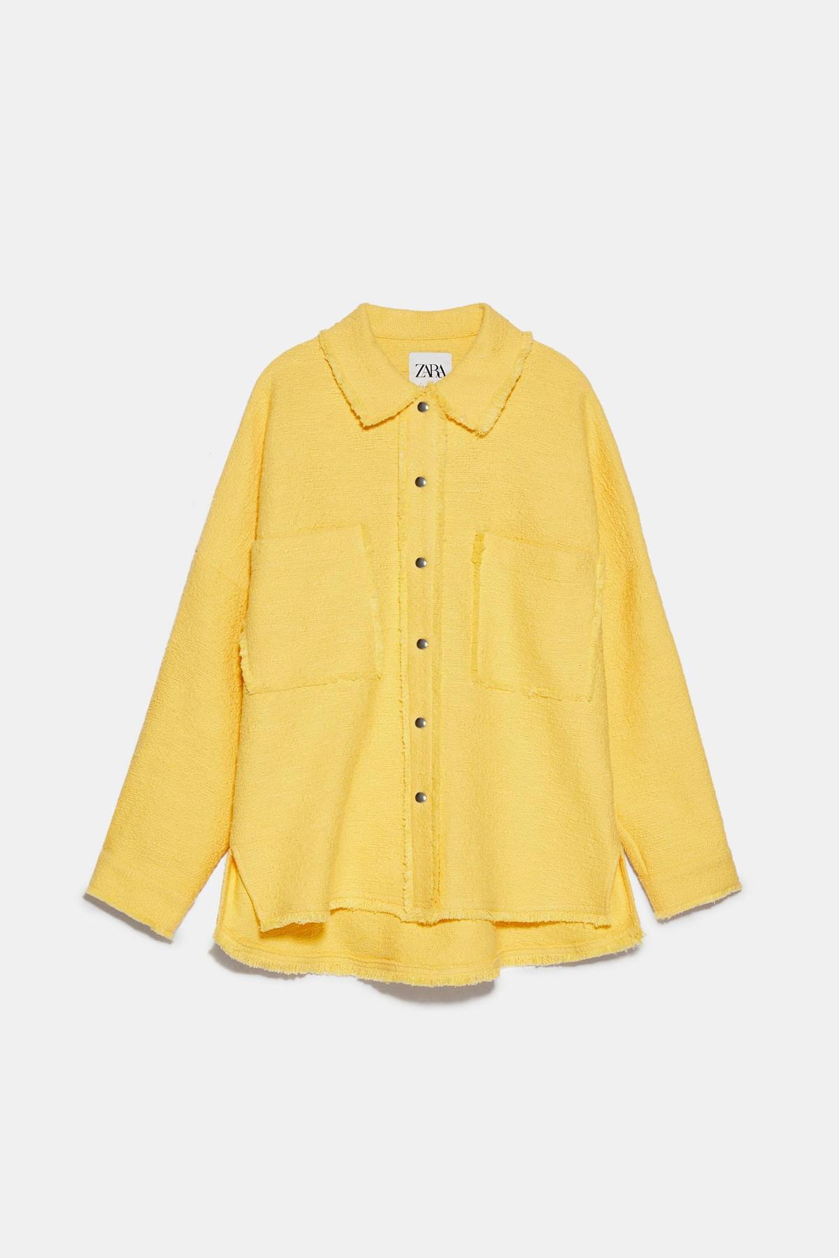 Chaqueta amqarilla de Zara versión 2020, en tweed