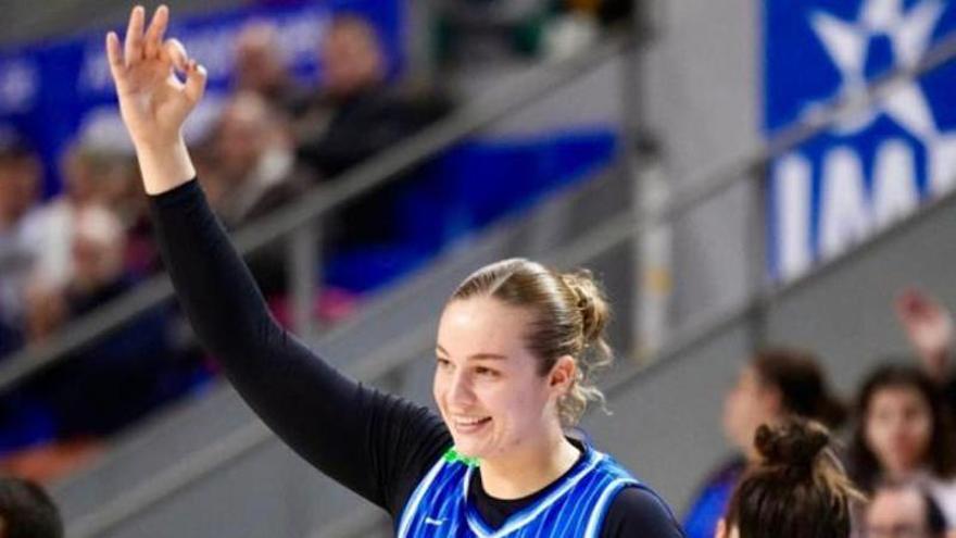 Marta García (Azulmarino) és la nova pivot de l'Spar Girona