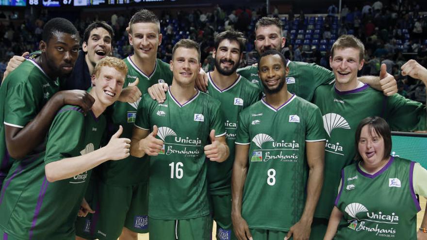 Los jugadores celebra en triunfo.