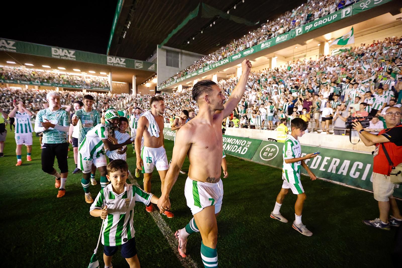 El Córdoba CF vuelve a Segunda / Las mejores imágenes de una noche para la historia