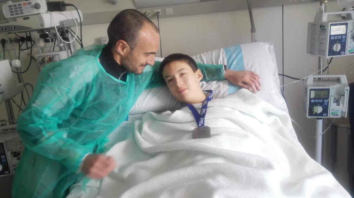 Txema en el hospital con su hijo, 2015.