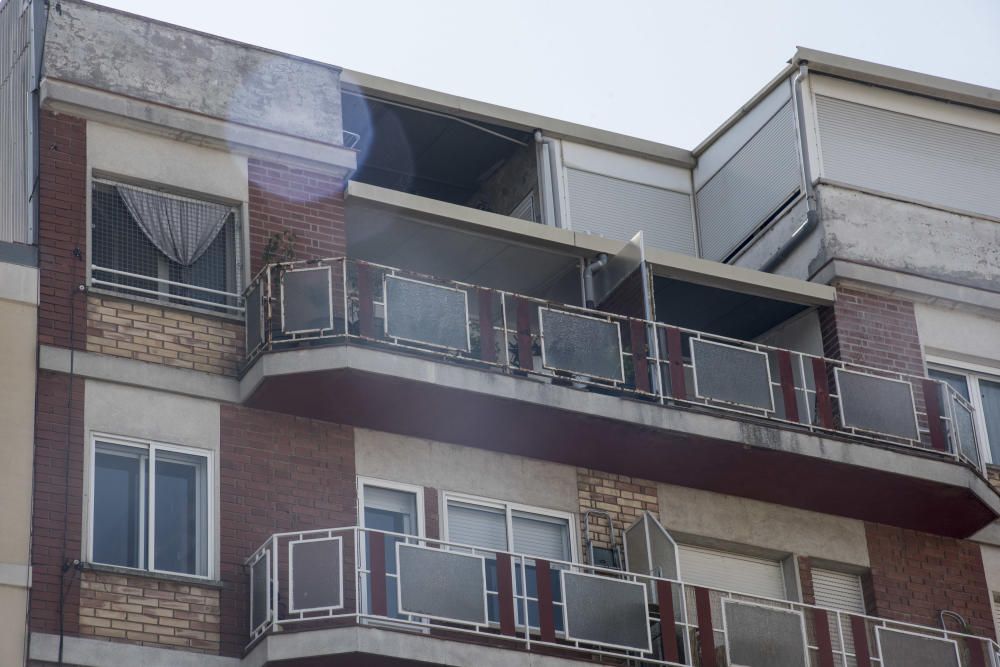 Bloc de pisos incendiat a la carretera de Vilomara