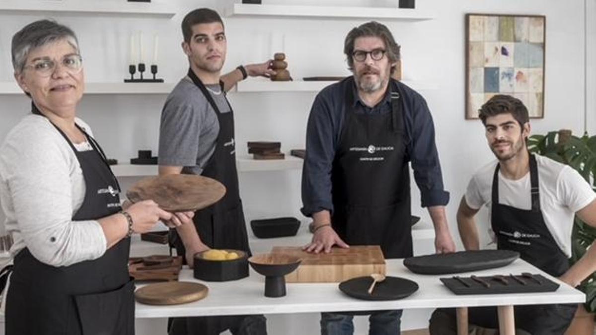 El taller familiar de Santiago detrás de la vajilla de chefs como Dabiz Muñoz y Javier Olleros.