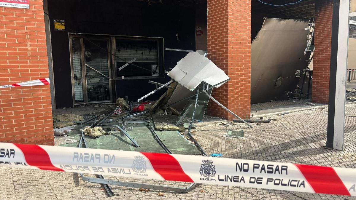 Imagen del estado en el que terminó el bar Alejandría tras el incendio sufrido el lunes.