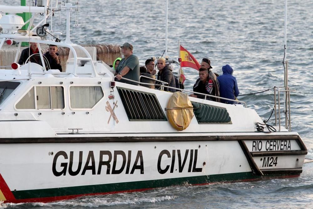 Interceptan una patera con 12 ocupantes en aguas de Cartagena