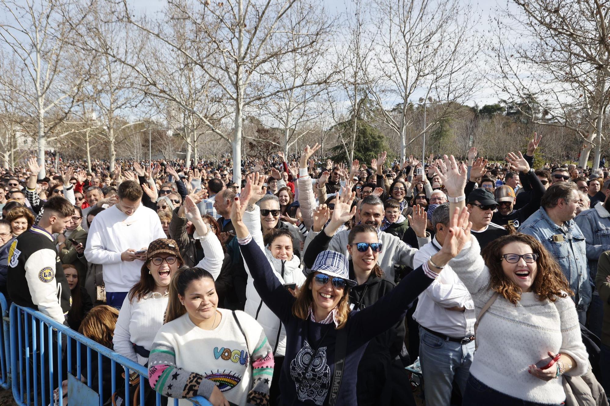 Llenazo en Madrid Río para ver la 'mascletà'