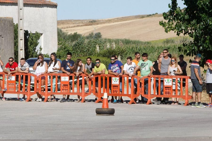 Slalom de coches en Benegiles