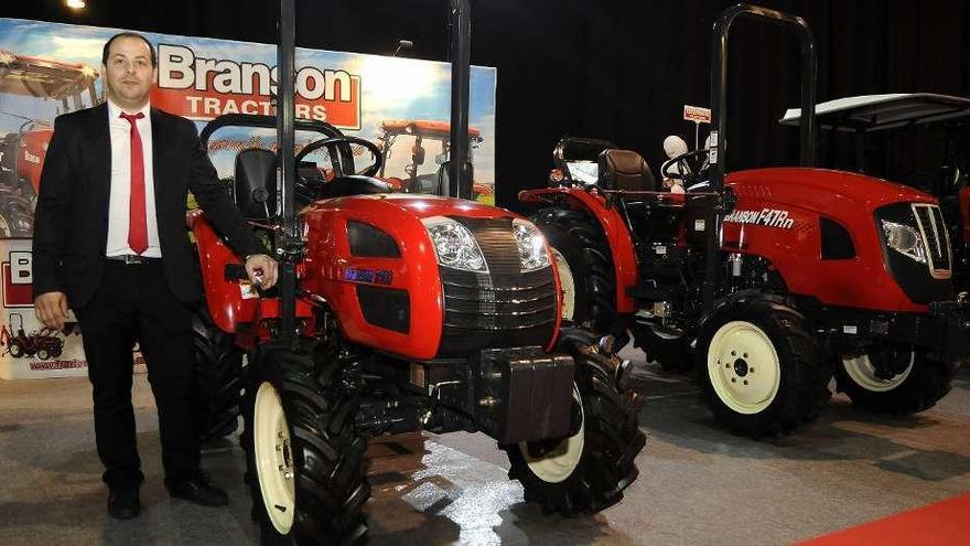 Agroeduardo comercializa Branson Tractors desde hace cuatro años. // Bernabé/J. Lalín