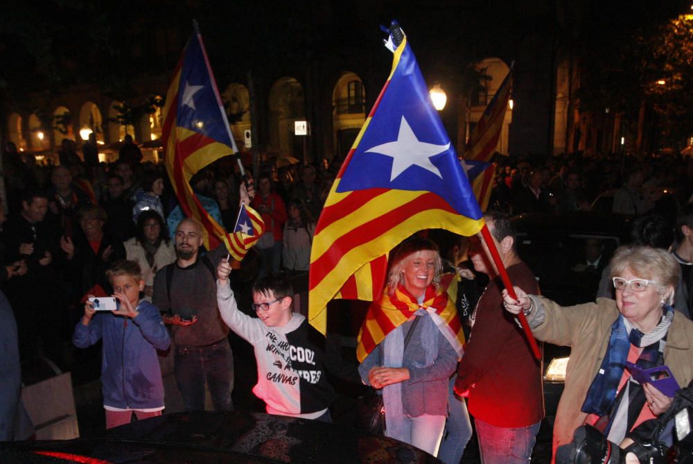 Puigdemont omple la plaça de la Independència de Girona