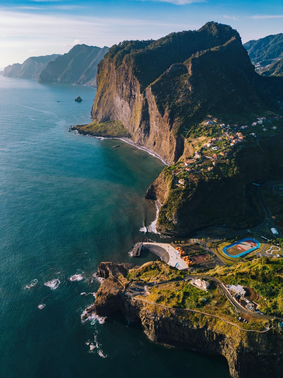 Las impresionantes vistas de los acantilados de Faial Santana Madeira