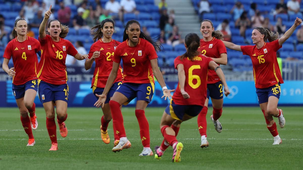 España se clasificó a las semifinales tras ganar en penaltis a Colombia
