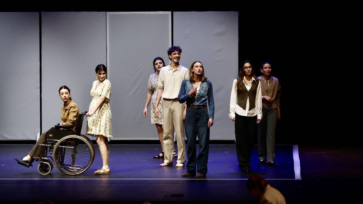 Una representación del alumnado de la Escuela Superior de Arte Dramático de Gijón.