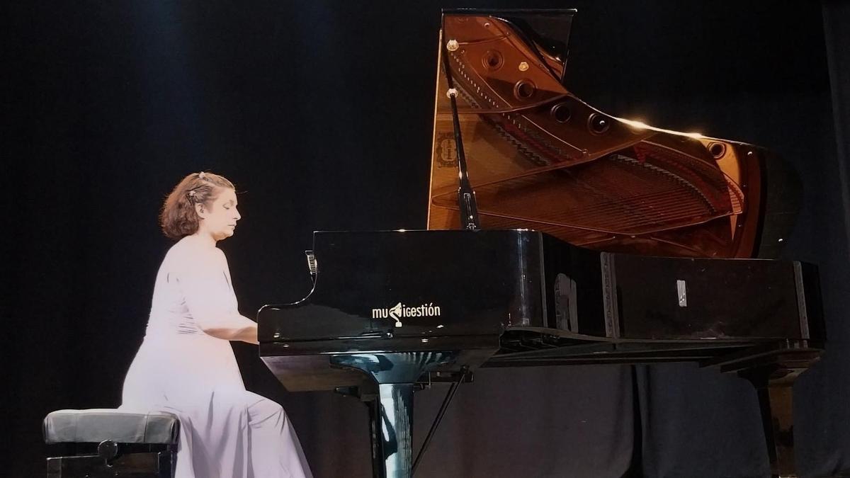 Carmen Yepes, durante el concierto.