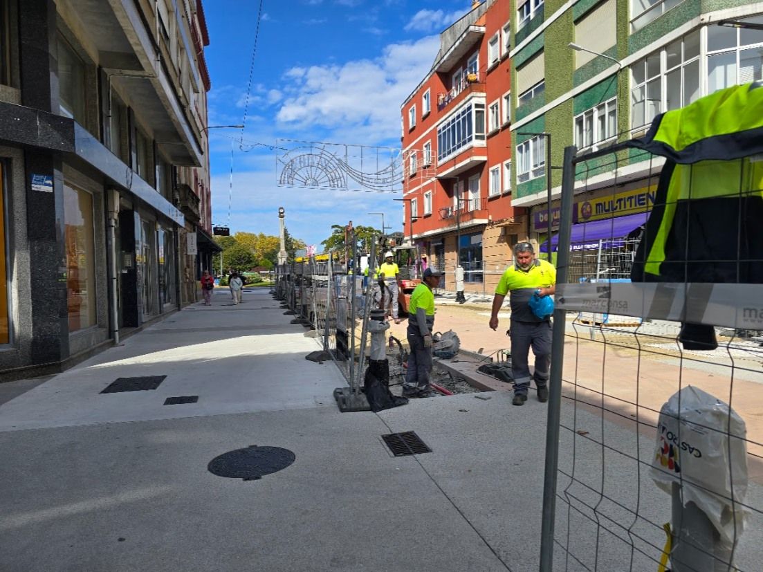 La calle de Clara Campoamor, antes Conde Vallelano, afronta la instalación de mobiliario y la plantación de jacarandas.
