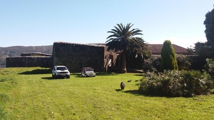 El castillo del Cardenal, a la venta en Corcubión