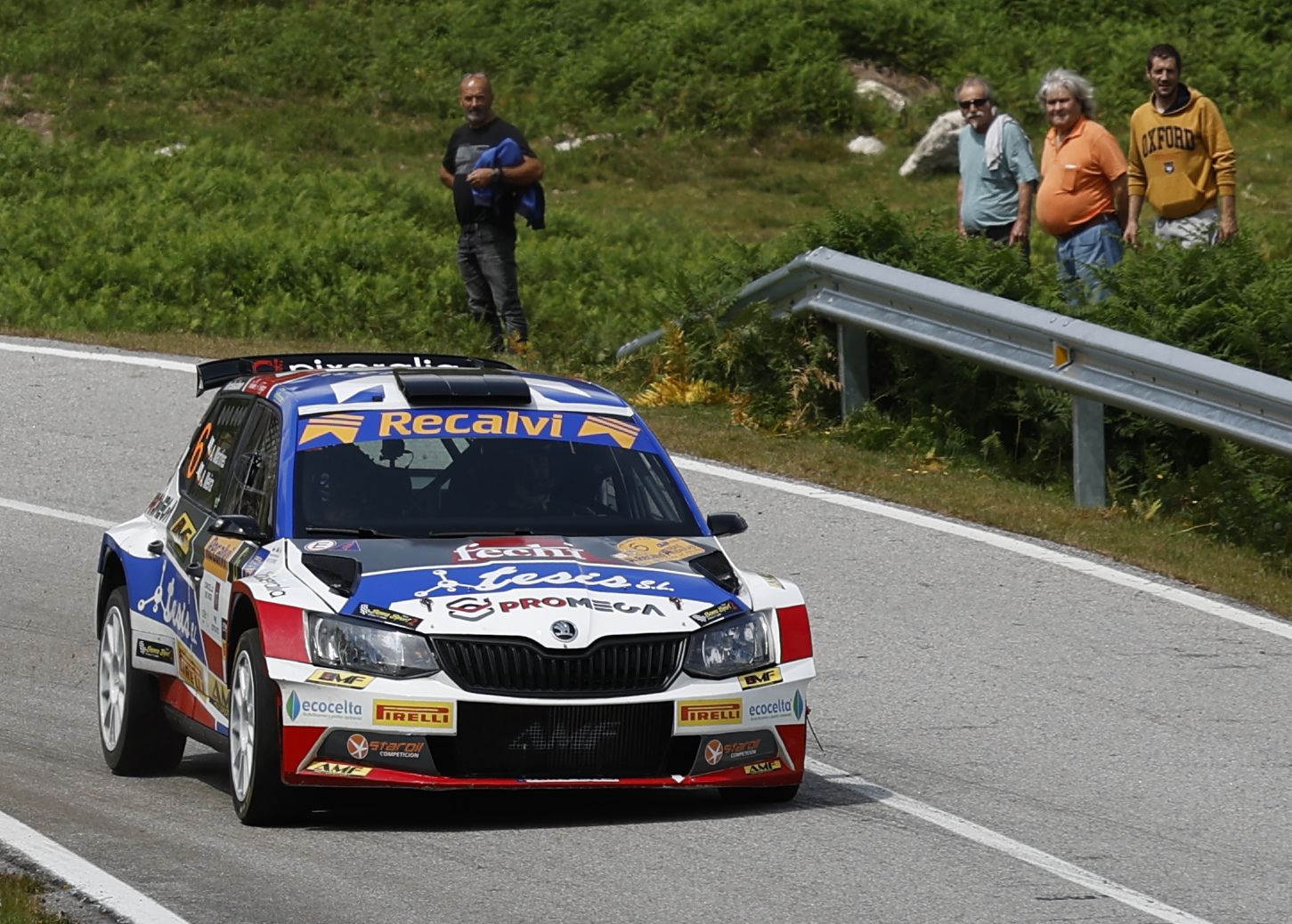 Velocidad de vértigo y curvas imposibles en el Rallye Rías Baixas