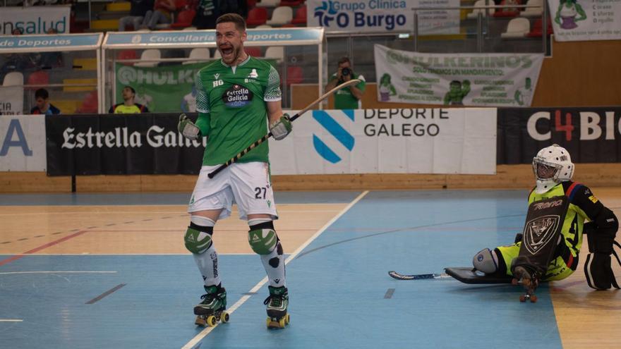 Álex Rodríguez celebra uno de sus goles en el primer duelo de la serie ante el Igualada. |  // CASTELEIRO/ROLLER AGENCIA
