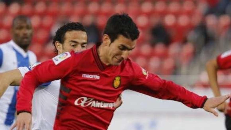 Imagen del partido de ayer del Mallorca-Hércules. / diario de mallorca