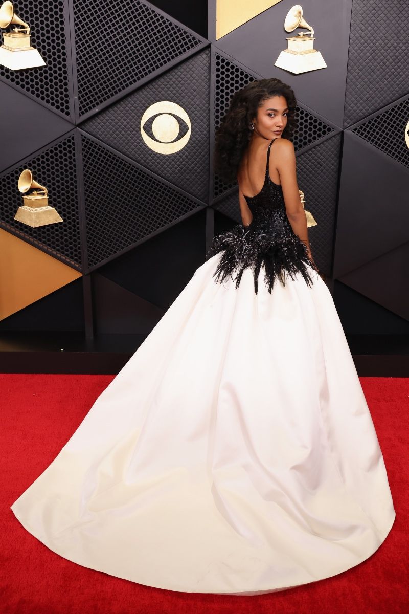 Olivia Dean en los grammy 2026