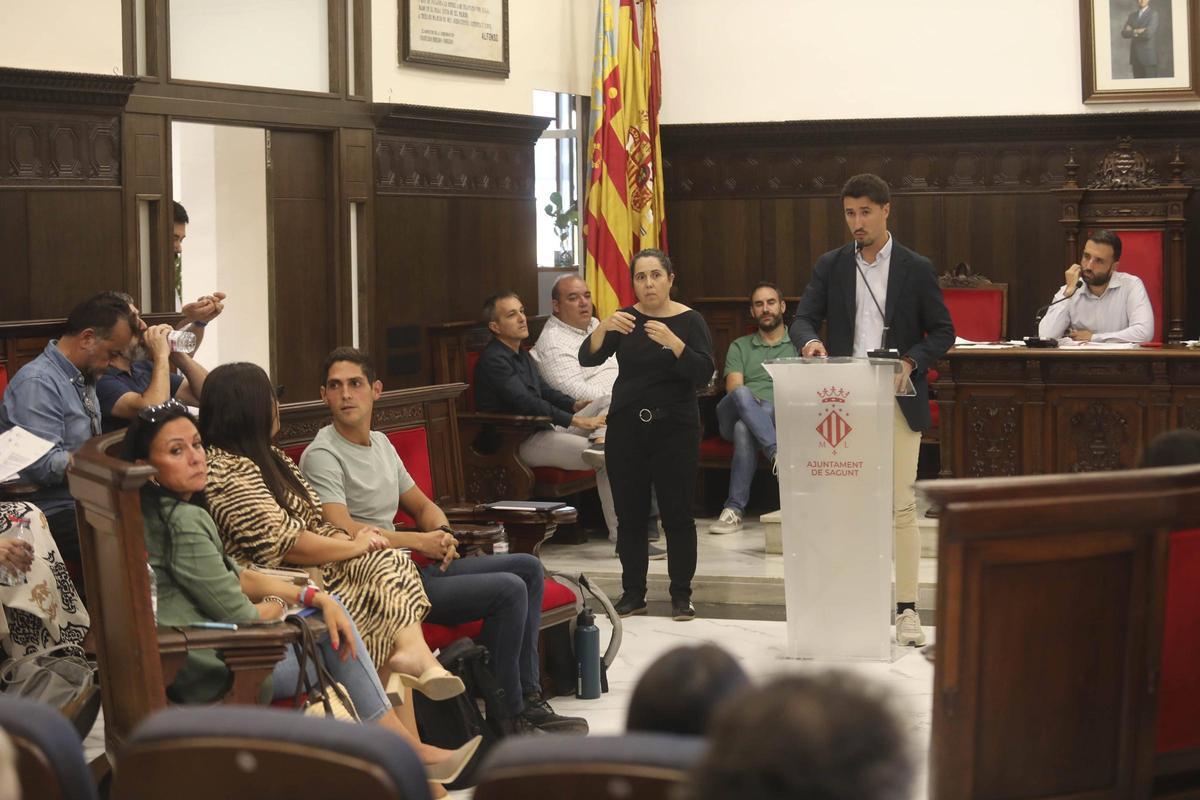 El concejal de Hacienda, toni Iborra, interviene en un pleno.