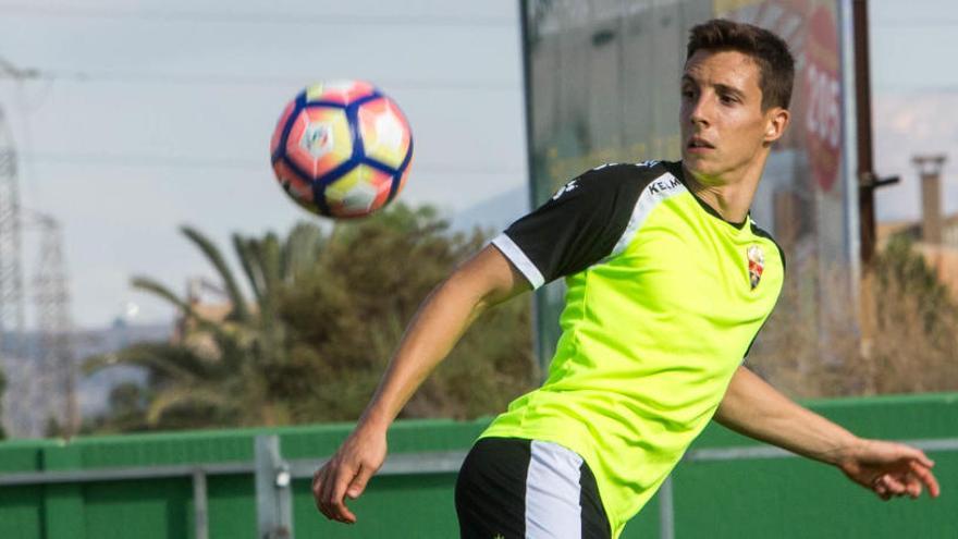 Guillermo, durante un entrenamiento con el Elche