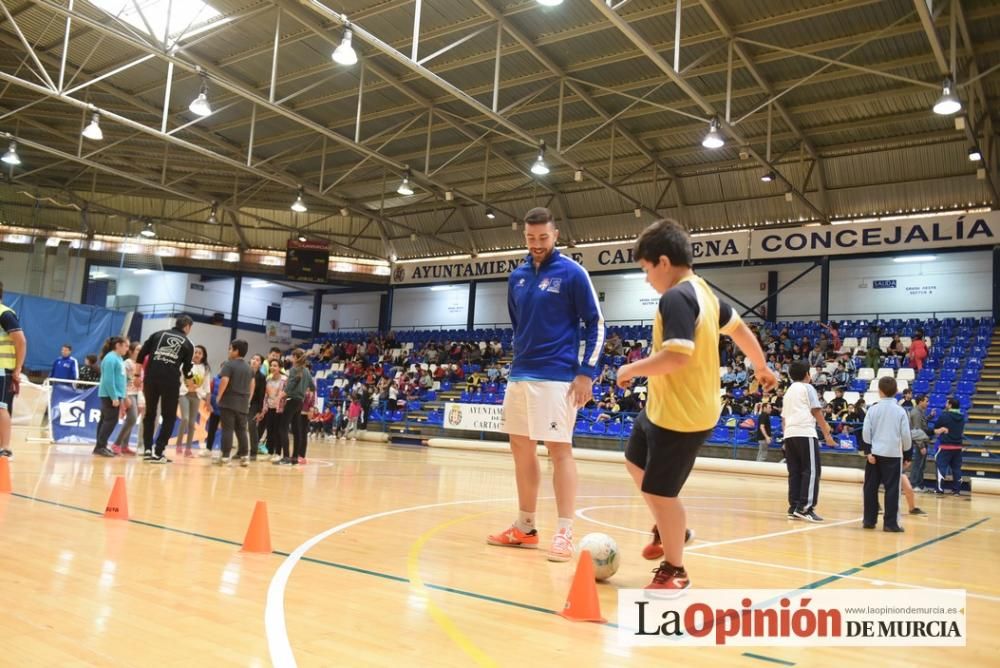 Encuentro de escolares con los jugadores del Plást