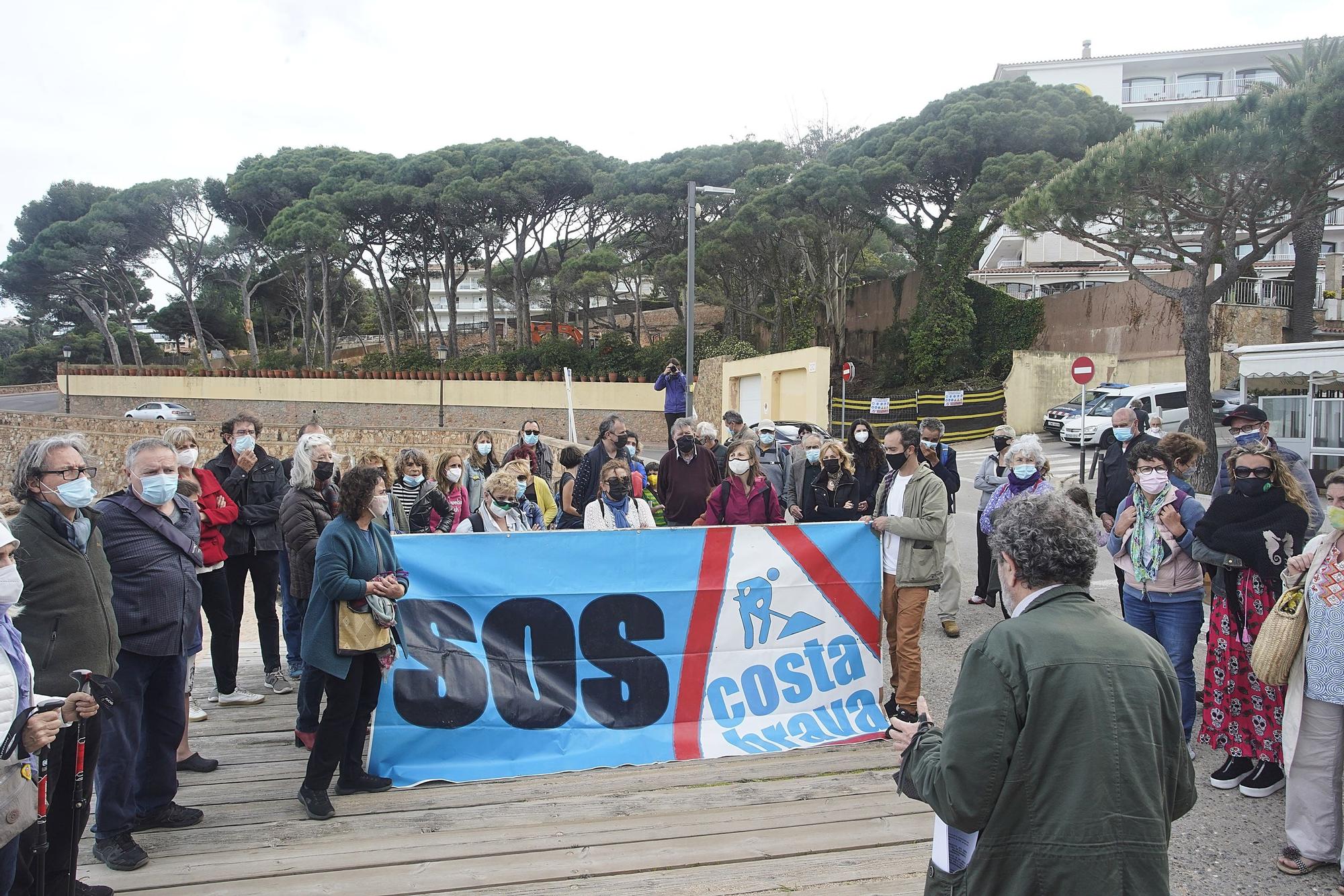 Concentració a Sant Feliu de Guíxols per evitar que s’edifiqui al costat del mar