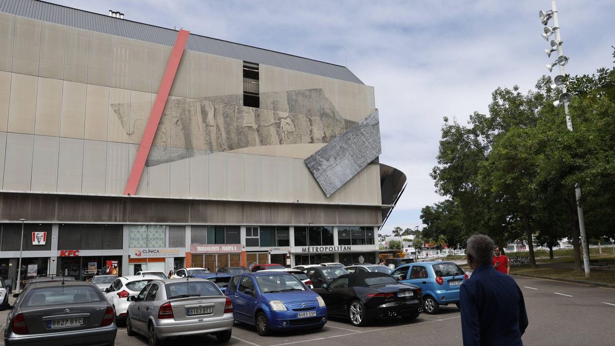 Retirada de planchas del recubrimiento exterior del estadio de El Molinón.