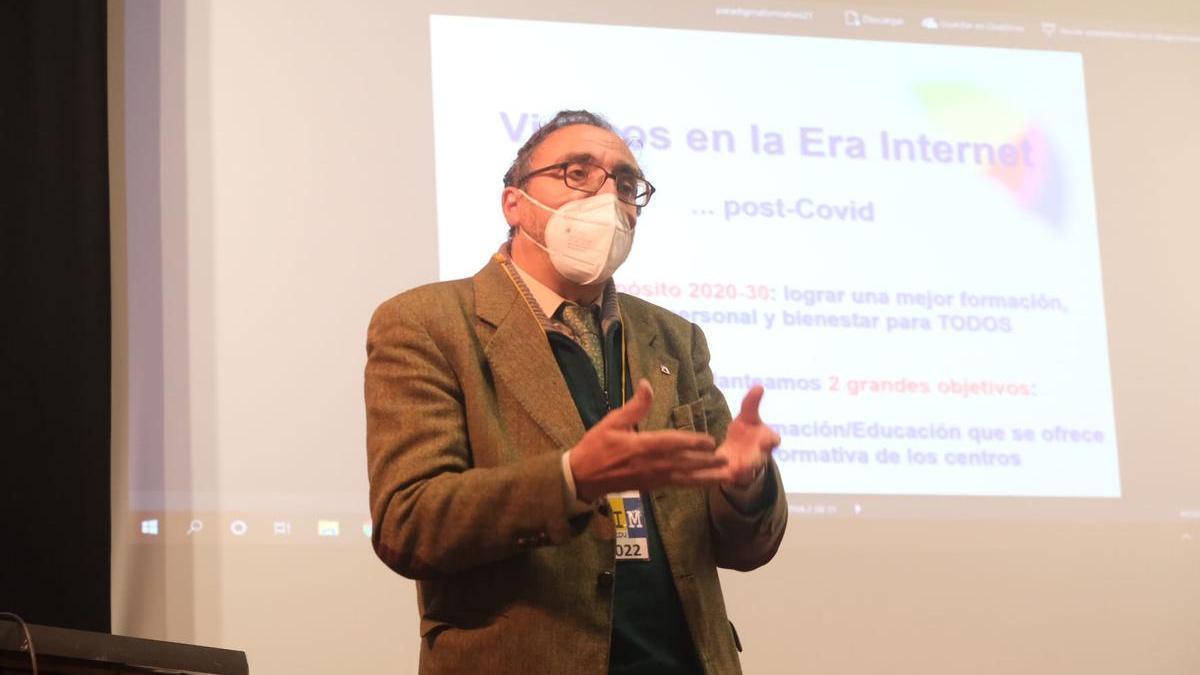 Pere Marqués en las jornadas de innovación educativa en la UA