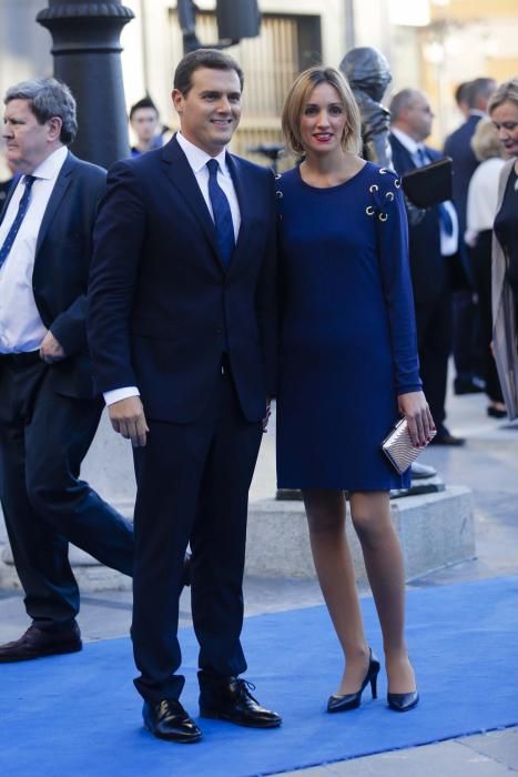 Desfile de los Reyes, personalidades y premiados en la alfombra azul