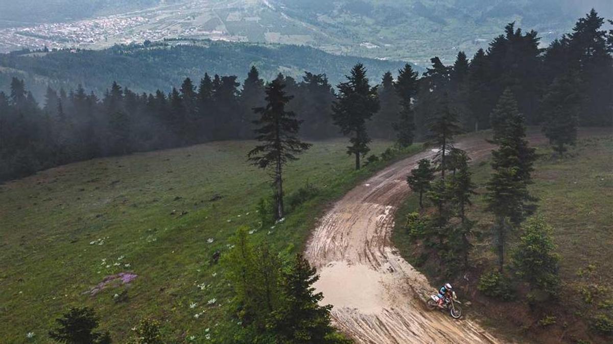 El Hellas 2023 se ha celebrado en las montañas de Karpenisi, con paisajes espectaculares.