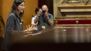 GRAFCAT2633. BARCELONA, 01/10/2025.- La consellera de Interior y Seguridad Pública Núria Parlon, presenta un decreto sobre la gestión del riesgo de inundación en cámpings catalanes en la segunda jornada del primer pleno del nuevo curso político en el Parlamento de Cataluña, en el que se debaten tres decretos ley del Govern, otro de los cuales es sobre la Agencia Tributaria de Cataluña.EFE/Marta Pérez