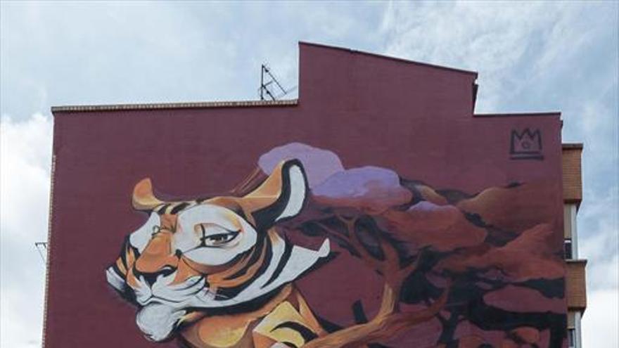 Un mural pone el broche a un solar de Navas de Tolosa