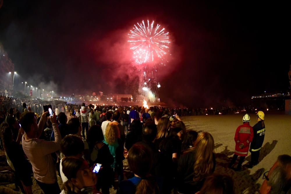 San Juan A Coruña 2019 | Las hogueras queman los malos augurios en la noche más corta del año