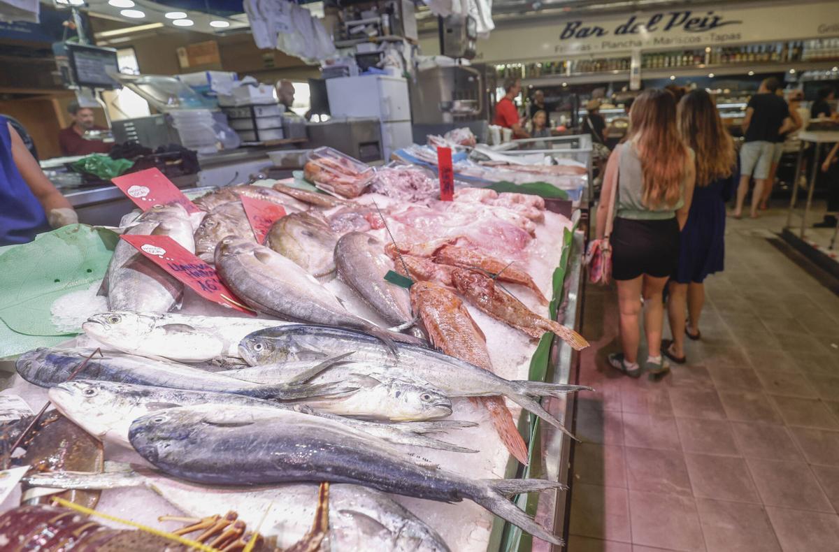 VENTA DE LLAMPUGA EN EL MERCADO DEL OLIVAR. VENTA DE LLAMPUGA EN EL MERCADO DEL OLIVAR.