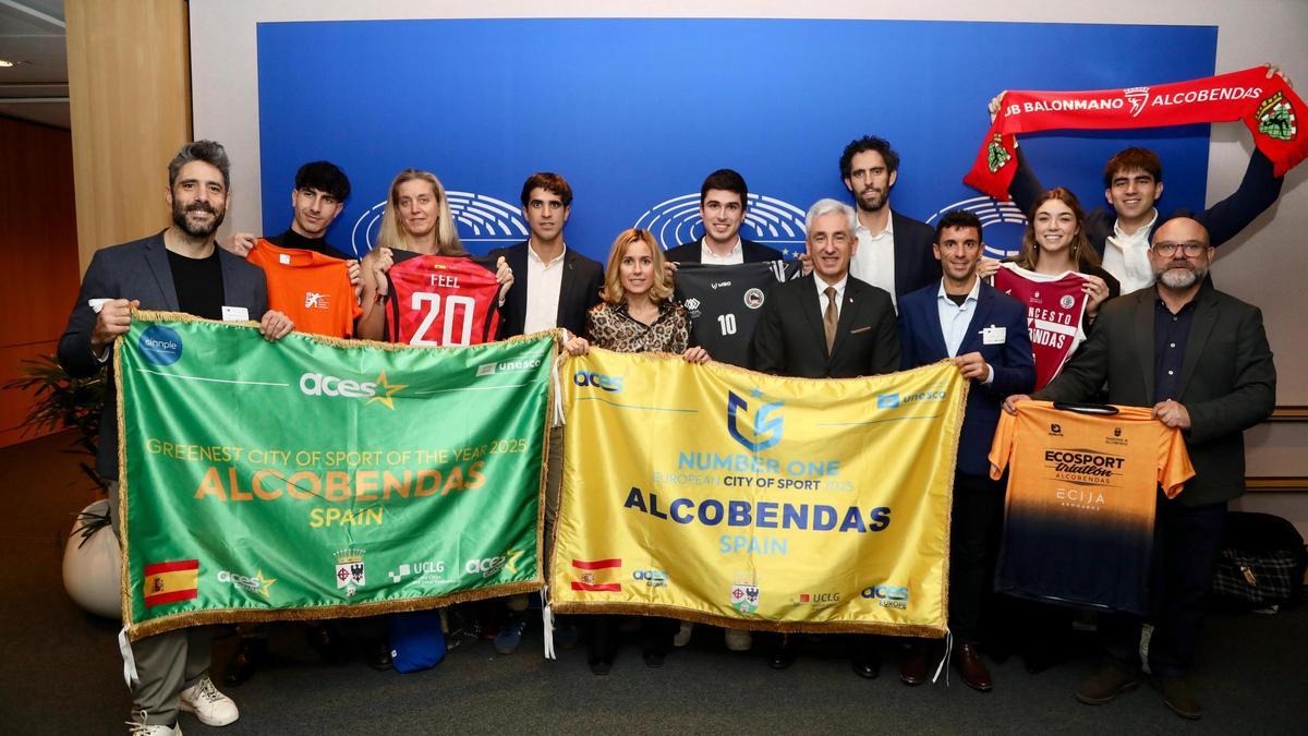 Representantes de Alcobendas en el Parlamento Europeo, donde han recogido el reconocimiento a 'Mejor Ciudad Europea del Deporte 2025'