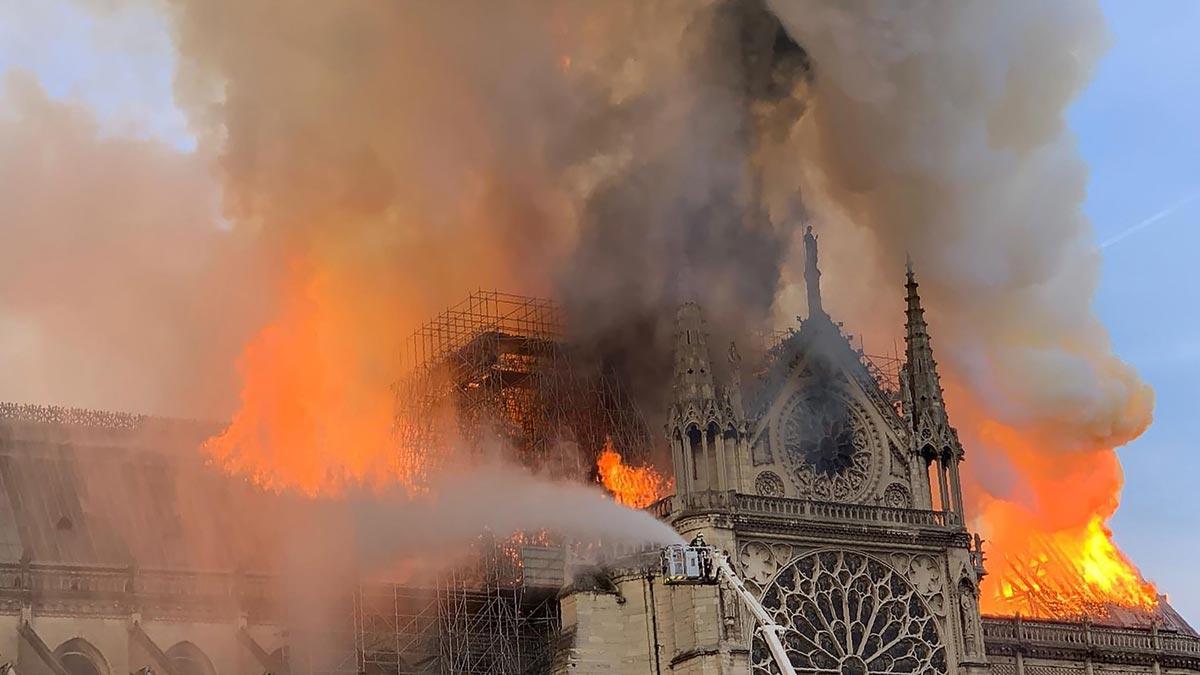 Incendio en la catedral de Notre Dame, en París