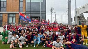 Los jugadores de Bar?a y Osasuna al trmino del primer partido del da
