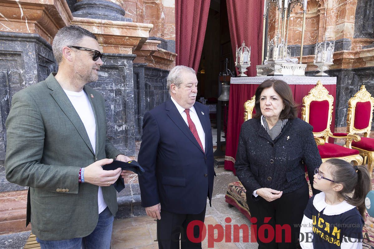 La vicaría de Cartagena, la UCAM, junto a asociaciones y peregrinos de toda España se ponen a los pies de la Vera Cruz