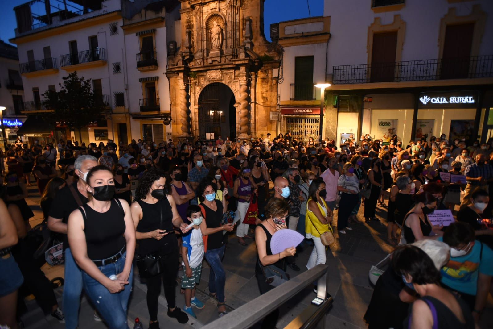 Córdoba sale a la calle para mostrar su repulsa por los últimos crímenes machistas