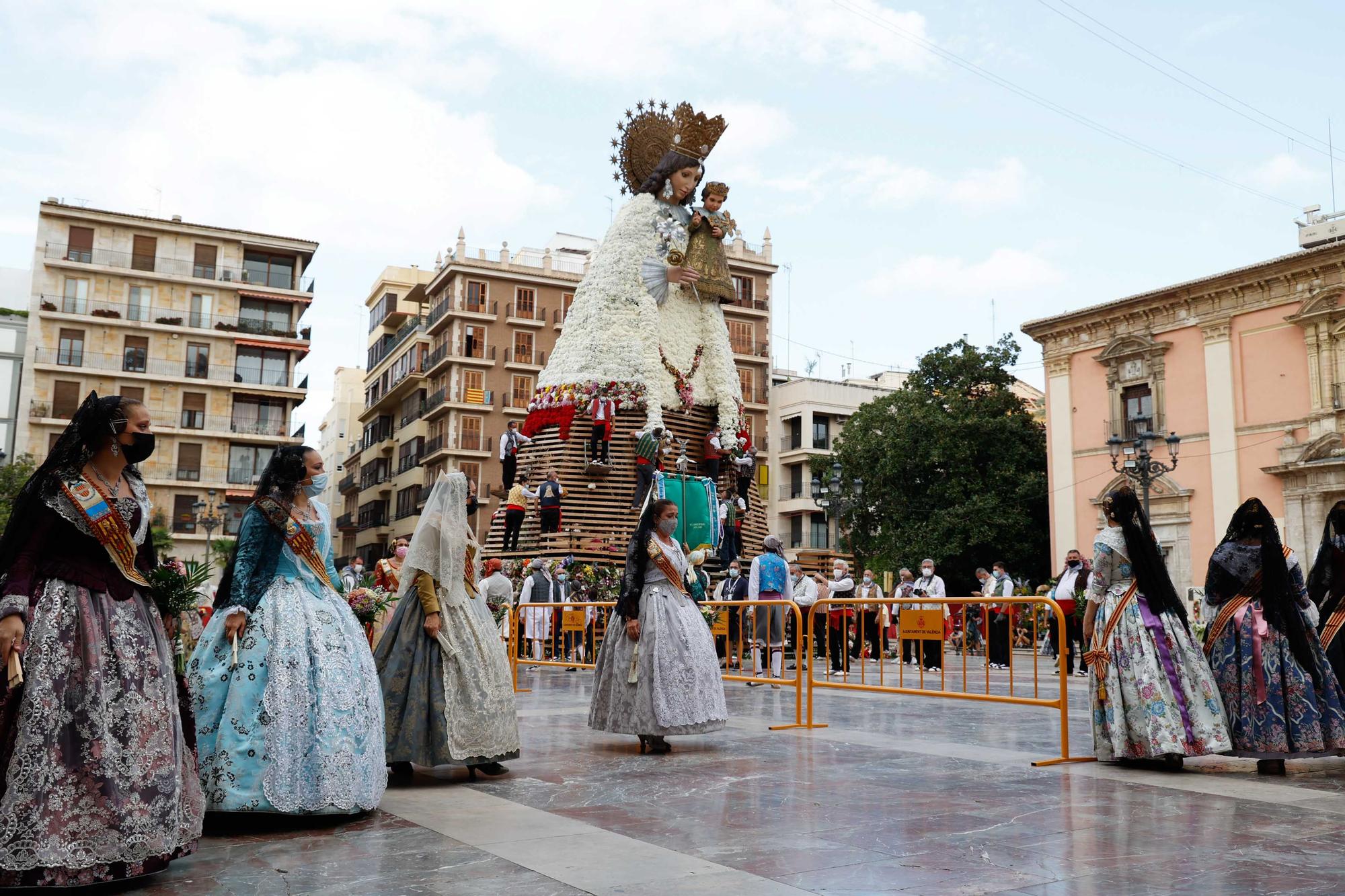 Búscate en el segundo día de Ofrenda por la calle Caballeros (entre las 17.00 y las 18.00 horas)