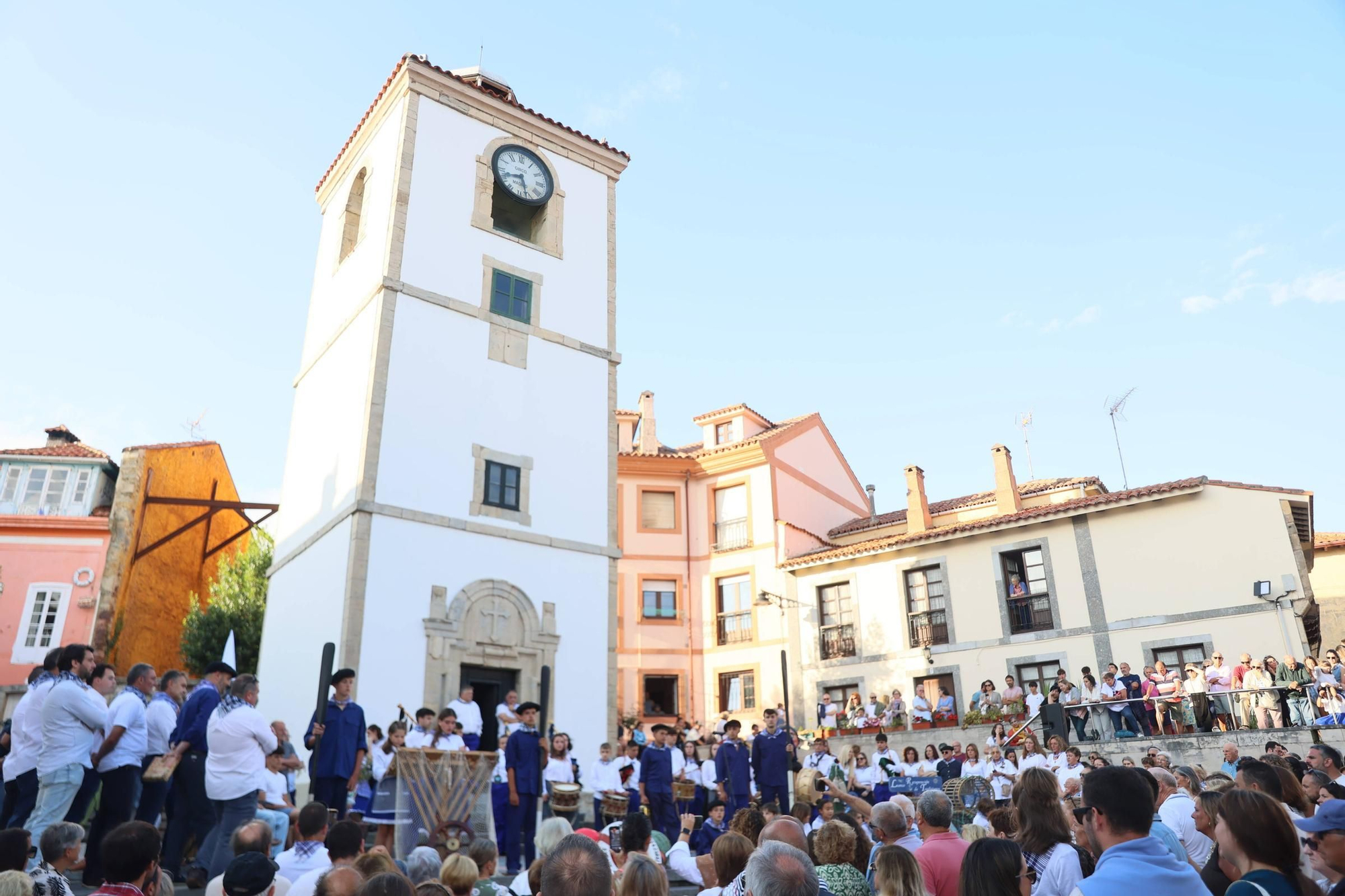 EN IMÁGENES: La procesión de "la llamada de la mar" en el Carmen de Luanco