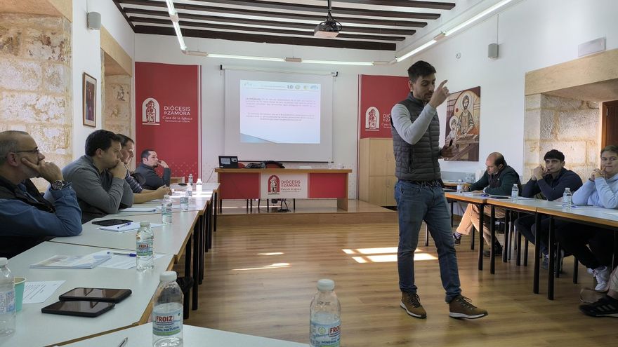 Técnicos de la industria láctea de toda España participan en la masterclass de Eilza sobre la maduración y defectos del queso