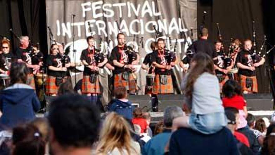 Una banda escocesa, en el Festival del Mundo Celta de Ortigueira de 2012. / EFE