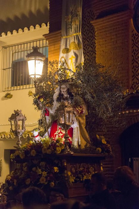 Fuego y villancicos acompañaron el camino de la Divina Pastora desde la ermita de la Veracruz