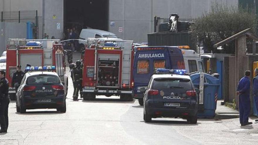 Dos trabajadores, heridos con quemaduras por una deflagración mientras soldaban en altura