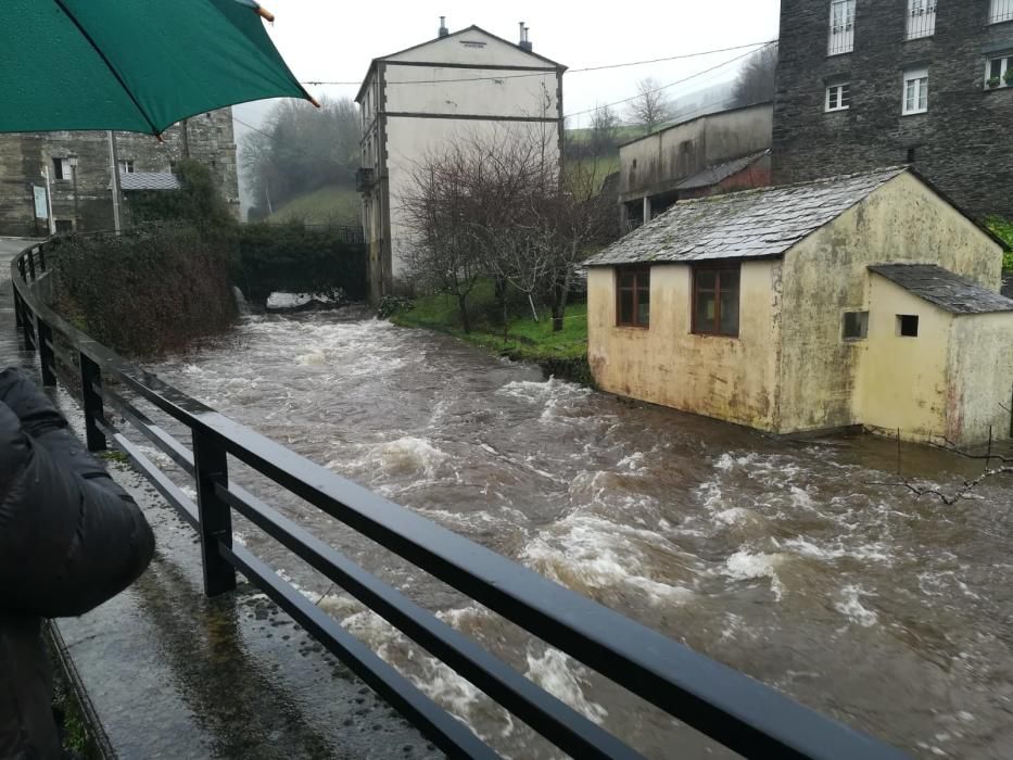 Tiempo en Asturias: Las espectaculares imágenes de las riadas, argayos e incidencias del temporal